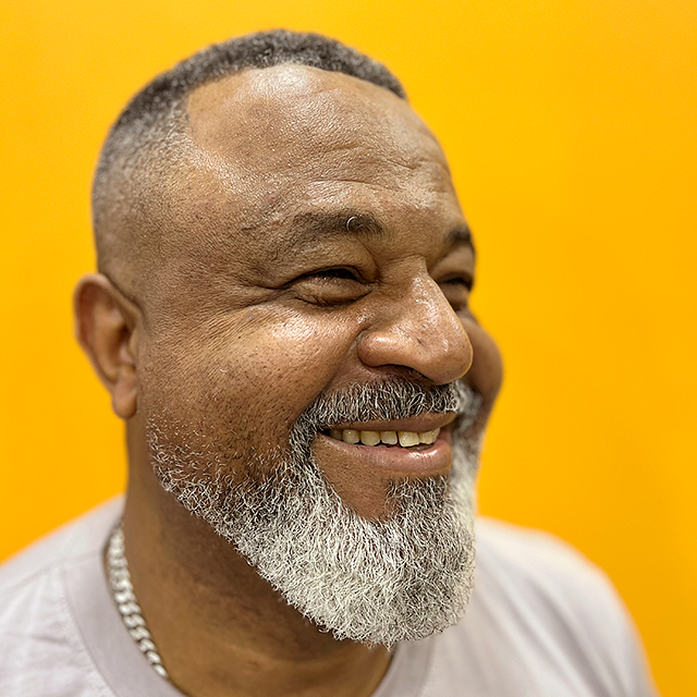 Corte de Cabelo Masculino na Tesoura